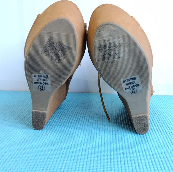 Charlotte Russe Tan Platform Wedges - Picture 9 of 9